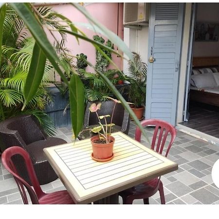 Appartements Et Chambres En Coeur De Ville Saint-Denis - Entree Autonome - Check In 14H30- エクステリア 写真